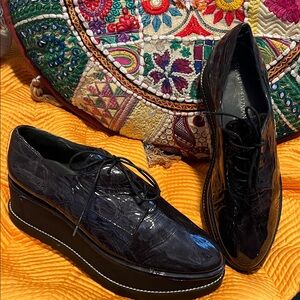 Stuart Weitzman Kent Platform Oxfords in Black Patent Leather Size 11